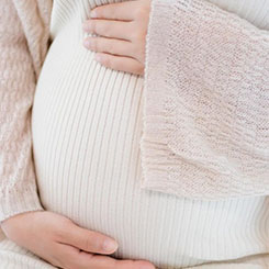 据彭博统计，截至🐋🌮2025年10🔍🚓乌克兰助孕月，千问下载🌇量已超越美国L🇦🇿🔫